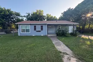 1401 Granbury St, Cleburne, TX 76033 - Photo 1
