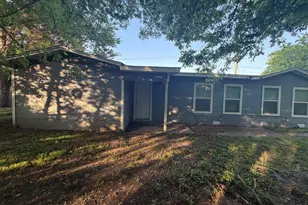 1401 Granbury St, Cleburne, TX 76033 - Photo 5