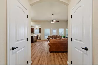 816 E Northside Drive, Pilot Point, TX 76258 - Photo 7