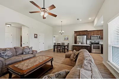 816 E Northside Drive, Pilot Point, TX 76258 - Photo 11