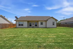 816 E Northside Dr, Pilot Point, TX 76258 - Photo 27