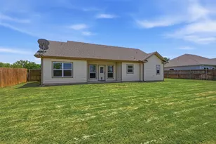 816 E Northside Dr, Pilot Point, TX 76258 - Photo 29