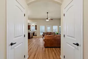 816 E Northside Dr, Pilot Point, TX 76258 - Photo 7