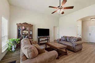 816 E Northside Dr, Pilot Point, TX 76258 - Photo 9