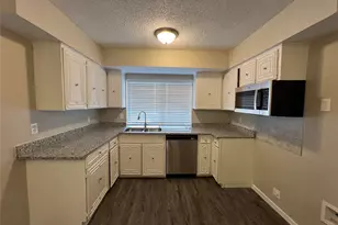 3037 Burning Tree Ln, Garland, TX 75042 - Photo 11