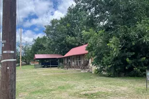 208 E Third St, Hico, TX 76457 - Photo 3