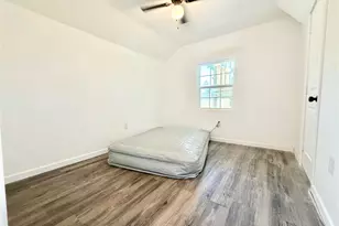 211 S Mabel St, Ferris, TX 75125 - Photo 9