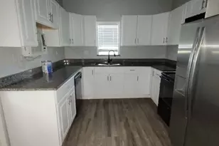 801 NW Main St, Ennis, TX 75119 - Photo 9