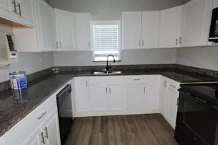 801 NW Main St, Ennis, TX 75119 - Photo 13
