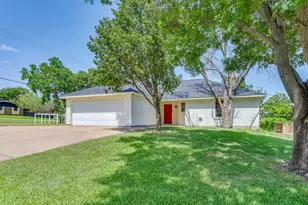912 Blue Ridge Dr, Burleson, TX 76028 - Photo 3