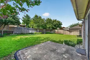 808 Silverbrook Dr, Saginaw, TX 76179 - Photo 25