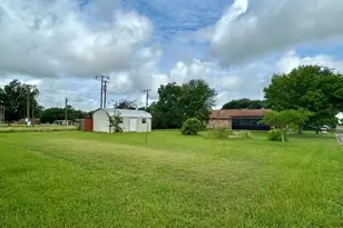 710 Cherry Dr, Groesbeck, TX 76642 - Photo 3