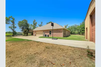 101 Sandlin Court, Springtown, TX 76082 - Photo 33