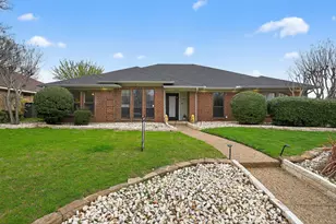 2307 Honeysuckle Dr, Richardson, TX 75082 - Photo 1
