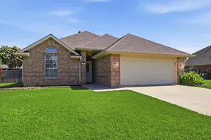 206 Mourning Dove Ln, Krum, TX 76249 - Photo 1