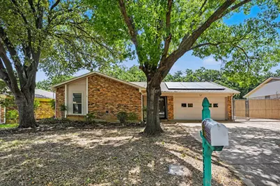 2721 Lucas Drive, Arlington, TX 76015 - Photo 3