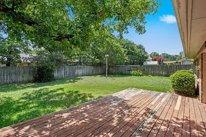 2721 Lucas Drive, Arlington, TX 76015 - Photo 27