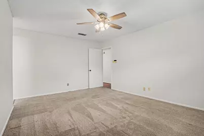 2721 Lucas Drive, Arlington, TX 76015 - Photo 19