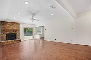 2721 Lucas Dr, Arlington, TX 76015 - Photo 5