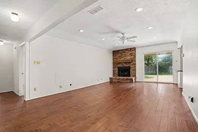 2721 Lucas Drive, Arlington, TX 76015 - Photo 9