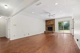 2721 Lucas Dr, Arlington, TX 76015 - Photo 9