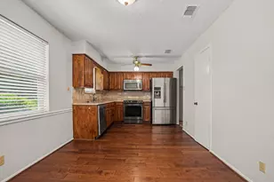 2721 Lucas Dr, Arlington, TX 76015 - Photo 15