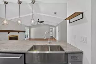 1438 Vicki Ln, Cedar Hill, TX 75104 - Photo 13