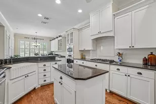 6407 Meadowcrest Ln, Flower Mound, TX 75022 - Photo 11