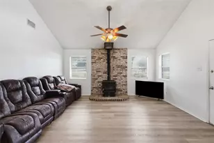112 Spanish Trail, Weatherford, TX 76088 - Photo 7