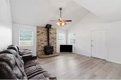 112 Spanish Trail, Weatherford, TX 76088 - Photo 3