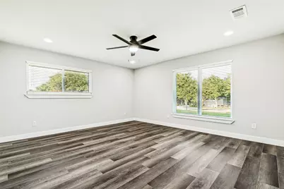 437 Peninsula Drive, Lakewood Village, TX 75068 - Photo 11