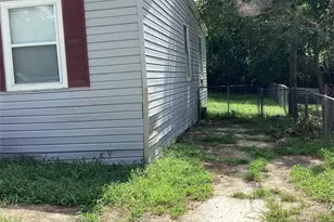 1506 S Travis St, Denison, TX 75021 - Photo 3