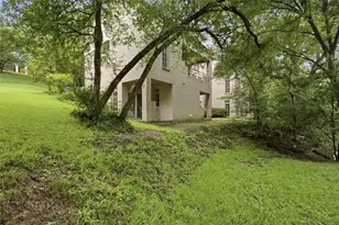 1111 Pebble Creek Rd, Fort Worth, TX 76107 - Photo 35