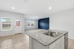 409 Beekeeper Dr, Fort Worth, TX 76131 - Photo 13