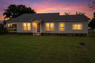120 S Kennedy St, Penelope, TX 76676 - Photo 1