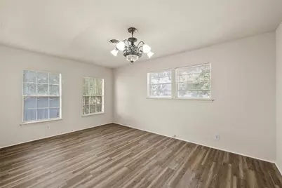 303 Avenue E, Moody, TX 76557 - Photo 9