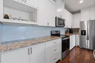 106 1/2 Cook St, Waxahachie, TX 75165 - Photo 9