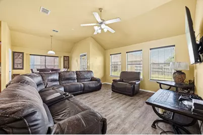 549 Anchor Way, Crowley, TX 76036 - Photo 3