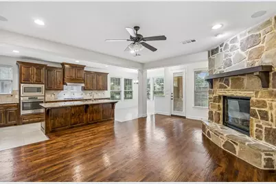 6119 Mulholland Drive, Irving, TX 75039 - Photo 3