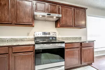 206 Meredith Court, Irving, TX 75063 - Photo 9
