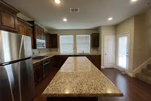 2650 Venice Dr, Grand Prairie, TX 75054 - Photo 3