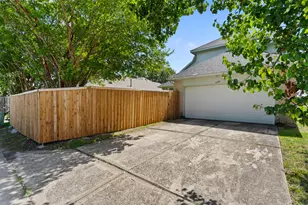 1229 Clear Creek Dr, Mesquite, TX 75181 - Photo 3