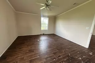 268 W Oaks, Victoria, TX 77905 - Photo 13