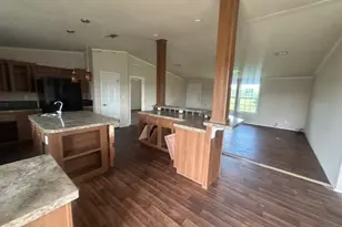 268 W Oaks, Victoria, TX 77905 - Photo 7