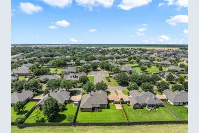 208 Silver Spur Trail, McGregor, TX 76657 - Photo 9