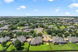 208 Silver Spur Trail, McGregor, TX 76657 - Photo 9