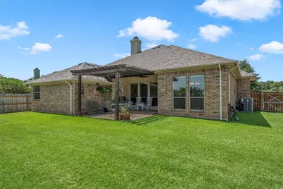 208 Silver Spur Trail, McGregor, TX 76657 - Photo 3