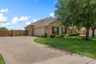 208 Silver Spur Trail, McGregor, TX 76657 - Photo 23