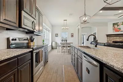2108 Hill Crest Court, Weatherford, TX 76086 - Photo 9