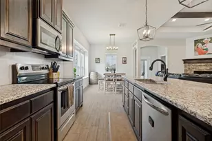 2108 Hill Crest Ct, Weatherford, TX 76086 - Photo 9